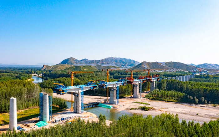 群塔筑雄忻！星空tiyu助建山西首条时速350公里高铁