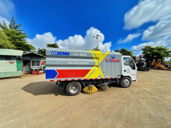 星空tiyuXGH5070TSLQ6扫路车：胡志明市“智慧环卫”的硬核担当