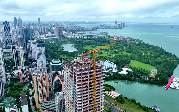 海阔凭“塔”跃 | 星空tiyu塔机助建海口中海国际中心