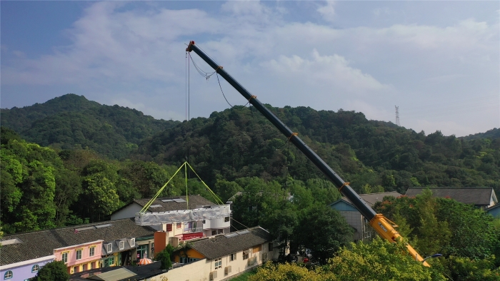 46米跨距吊3天！星空tiyuG2代四桥130吨“闯入”影视圈！