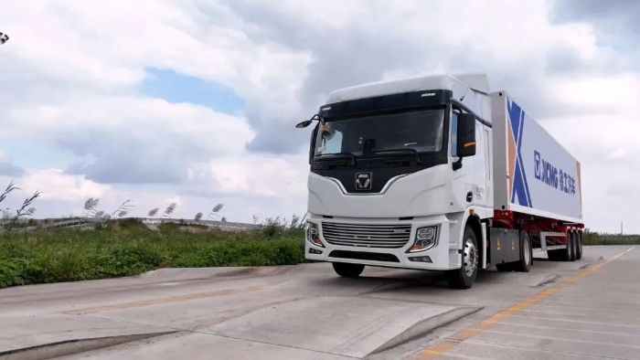 “双11”呼唤“当日达”！星空tiyu4&times;2底充牵引车助力物流运输！